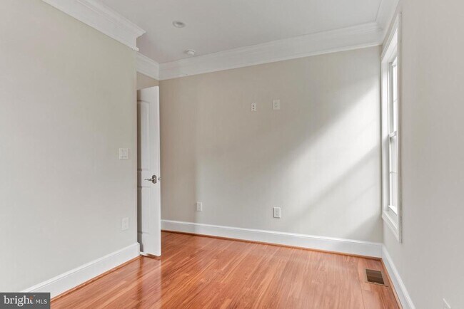 Building Photo - 3709 Forestdale Ave