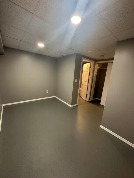Building Photo - 45 Fox Meadow Rd