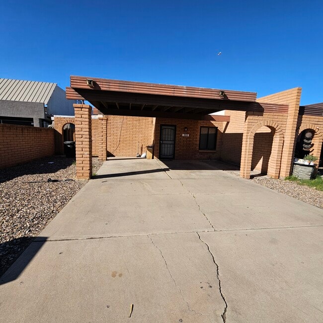 Building Photo - 420 S Terry Ln