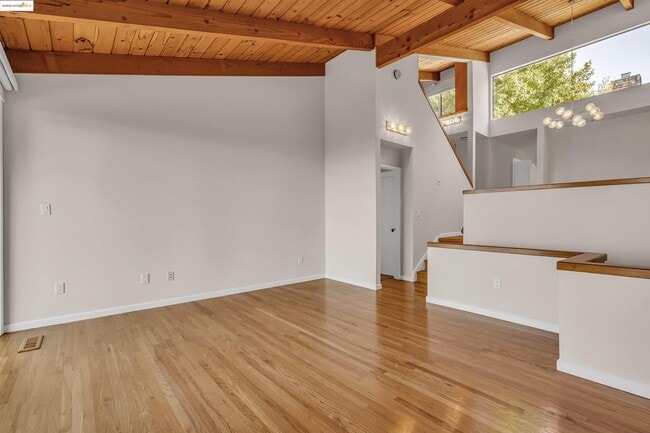 Building Photo - 57 Sereno Cir