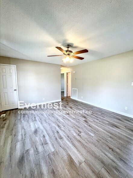 Building Photo - 1300 Chucker Dr