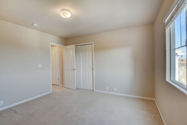 Building Photo - 8129 Elk River View