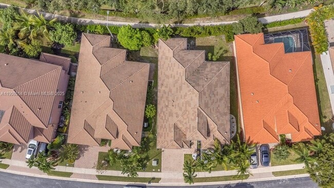 Building Photo - 6313 Paradise Cove