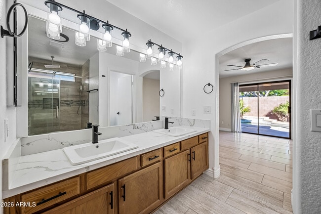 Building Photo - 10614 W Crimson Ln