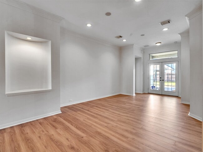 Building Photo - 14518 Logan Falls Ln