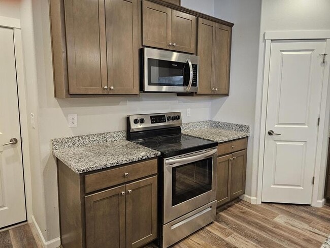 Building Photo - 5724 NE 58th Way