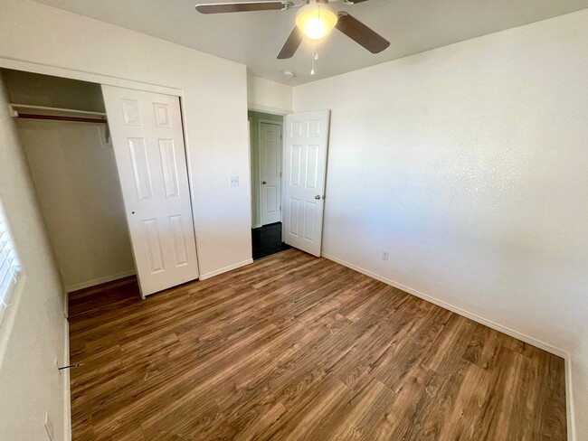 Building Photo - Cute 3 Bedroom Home Near Splash Pad and Hu...