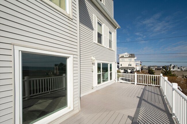 Building Photo - 7 Whitehead Ave