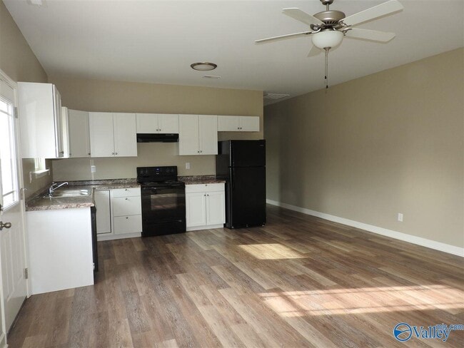 Building Photo - 104 Blue Heron Way