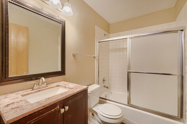 Building Photo - 2805 Breckenridge Cir