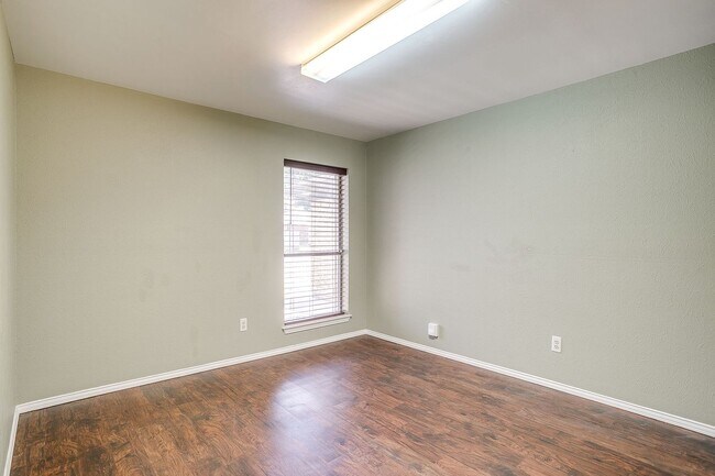 Building Photo - Spacious 3 Bed. 2 Bath Rental Ready for New Tenants- HEB ISD- 76040
