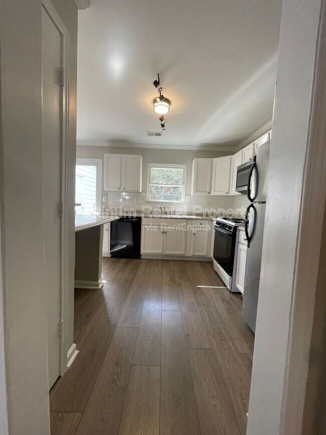 Building Photo - 3575 Kennesaw Station Dr