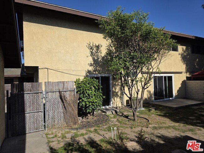 Building Photo - 14747 Woodruff Ave
