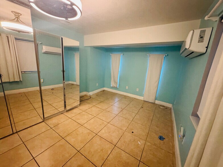 Building Photo - 401 SW 10th Terrace