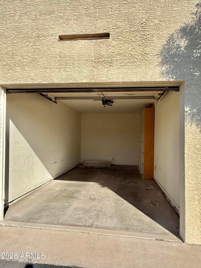 Building Photo - 2020 W Union Hills Dr