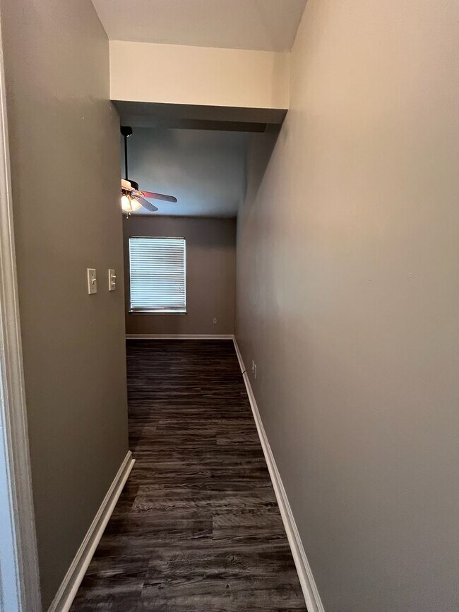 Building Photo - 1707 S Calhoun St