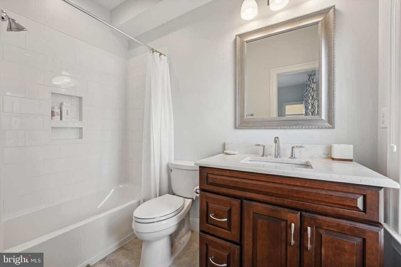 Building Photo - 10669 Yorktown Ct