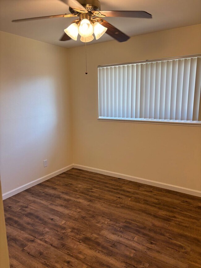 Building Photo - 3 B/D 2 B/A HOUSE IN MARYSVILLE AVAILABLE NOW