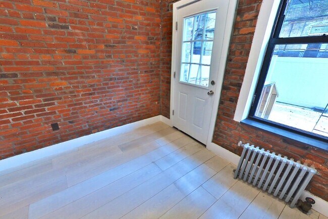 Building Photo - 438 W 52nd St