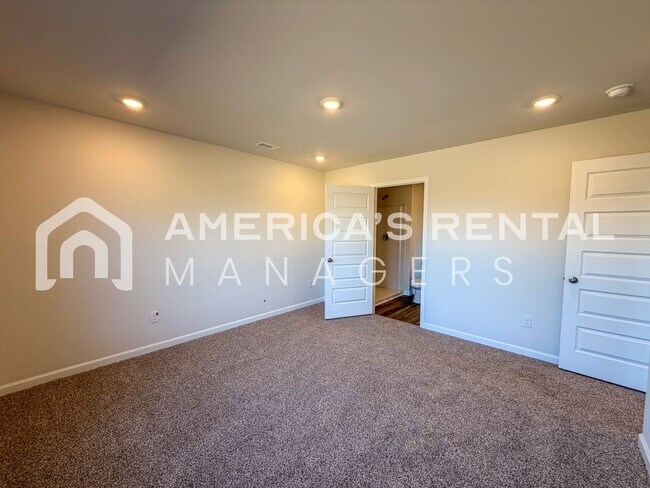 Building Photo - 396 Jackson Pt Cir