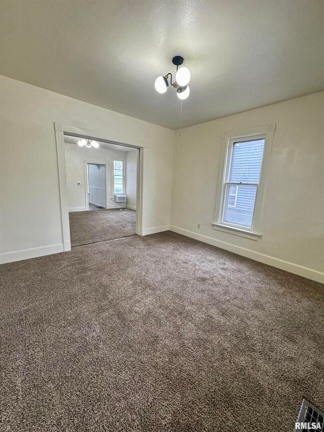 Building Photo - 2325 McKinley Ave