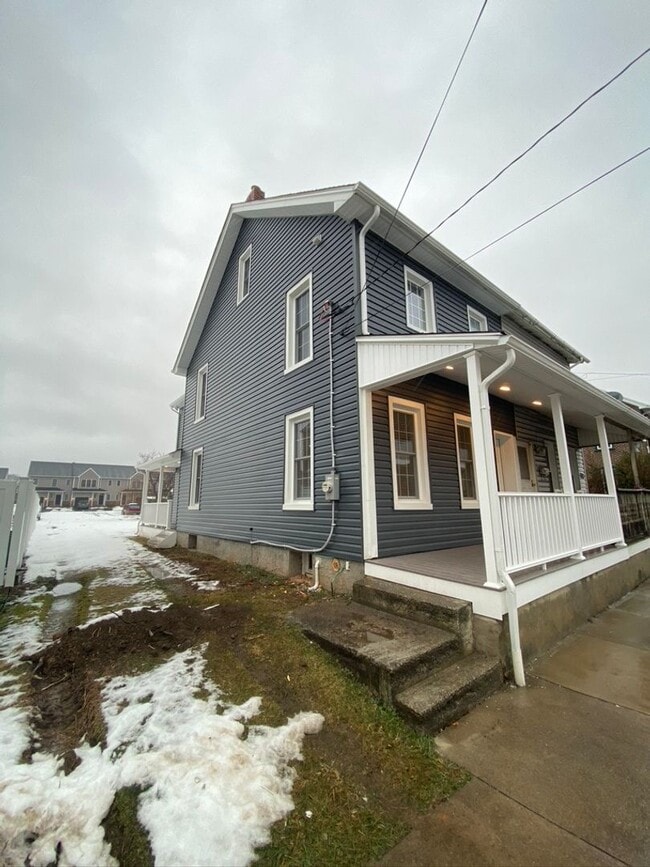 Building Photo - Awesome 3 bedroom 1.5 Bath Home in Emmaus