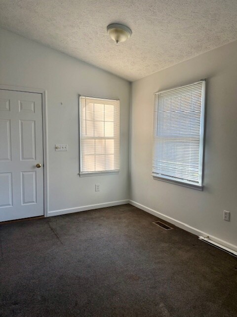 Building Photo - 834 Ellis Ave