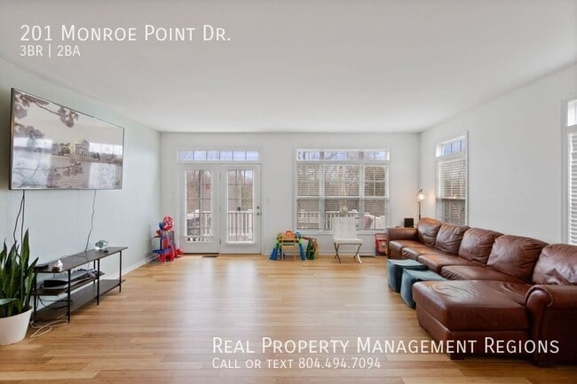 Building Photo - 201 Monroe Point Dr