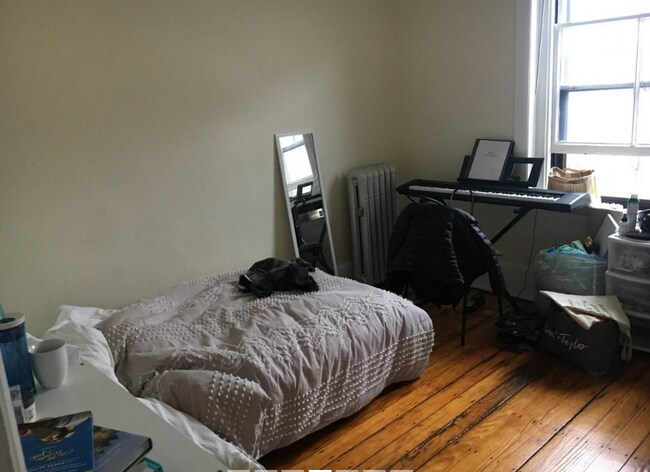 Building Photo - 212 Hemenway St