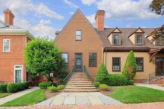 Building Photo - 39 Murray Hill Square