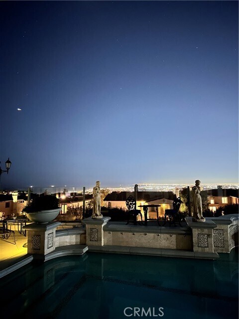 Building Photo - 7 Vista Luci