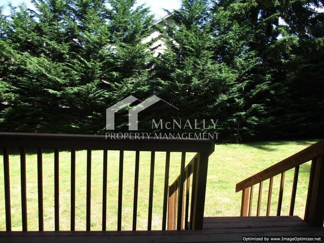 Building Photo - 2 Bedroom, 1.5 Bathroom Townhouse in Port ...