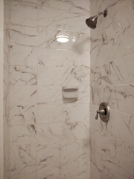 Building Photo - 556 W 161st St