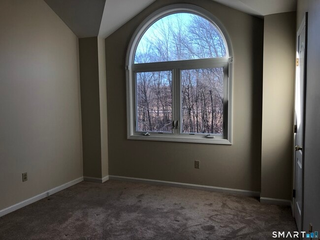 Building Photo - 7 Seir Hill Rd