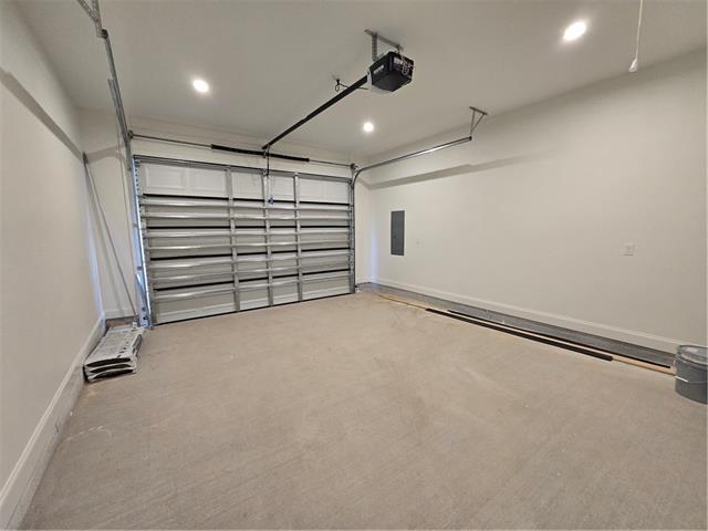 Building Photo - 99 Carolyn Dr