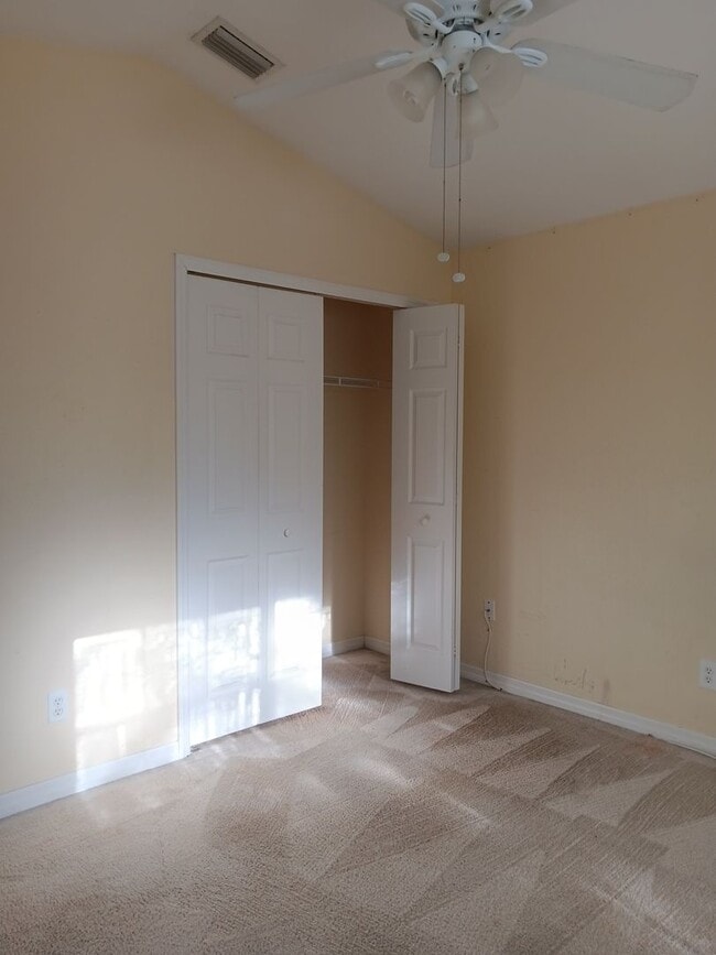 Building Photo - 487 Winwood Ct