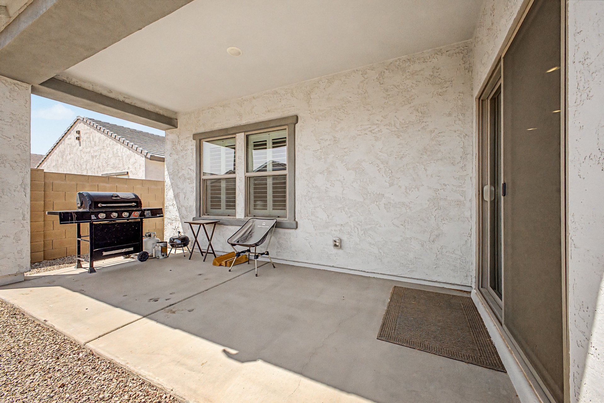 Building Photo - 42385 W Vincent Dr