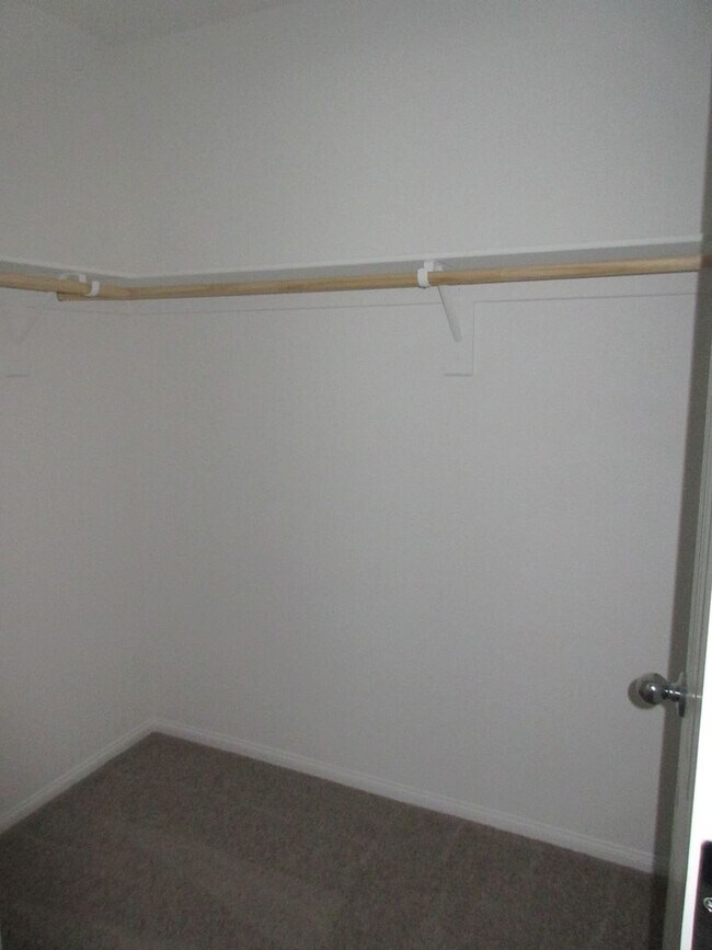 Building Photo - Brand new Beautiful 3bed 2bath townhome