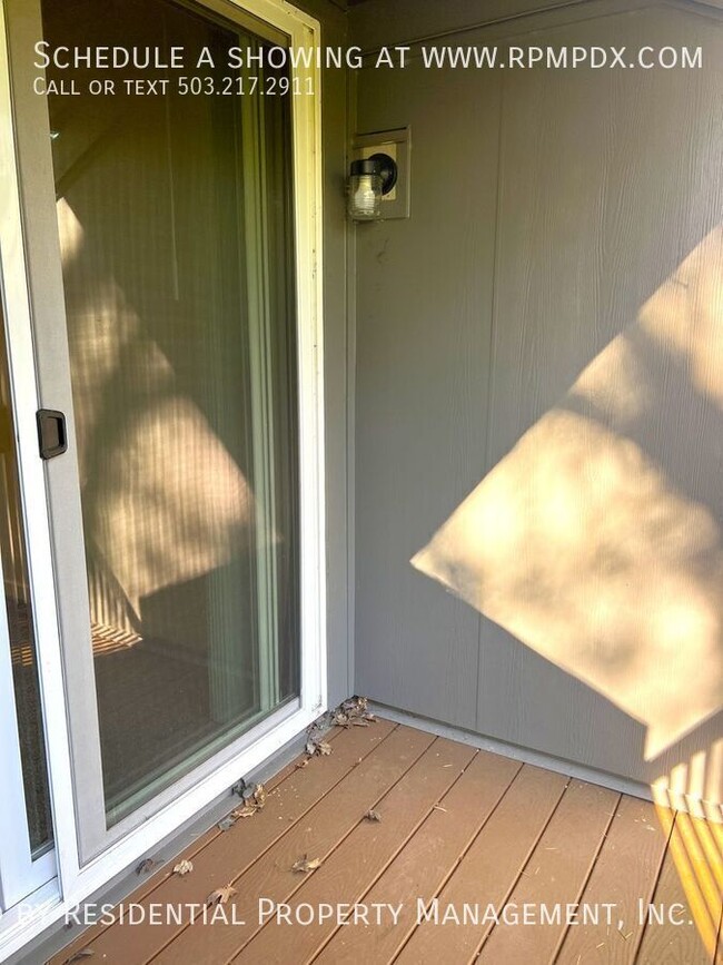 Building Photo - 12618 NW Barnes Rd