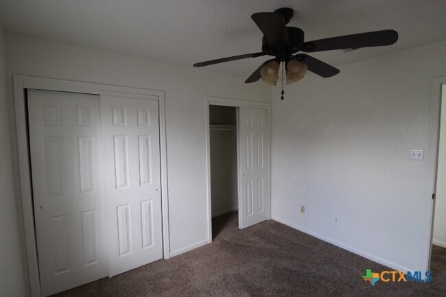 Building Photo - 2412 Skylark Cir