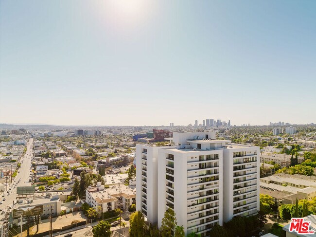 Building Photo - 1155 N La Cienega Blvd