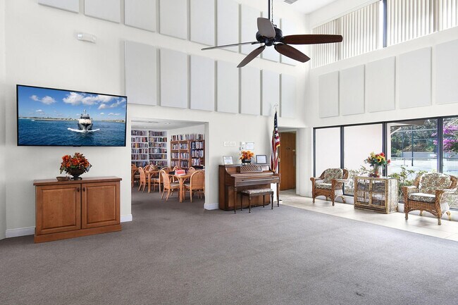 Building Photo - 6040 SE Martinique Dr