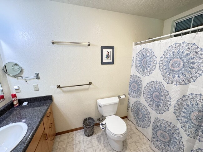 Building Photo - Charming 2bd/2.5ba For Rent in Volcano Gol...