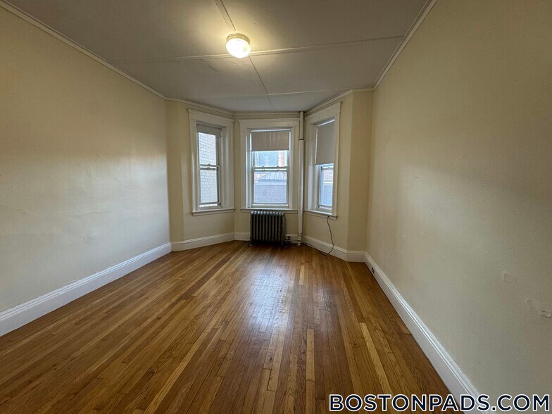 Building Photo - 1179 Boylston St