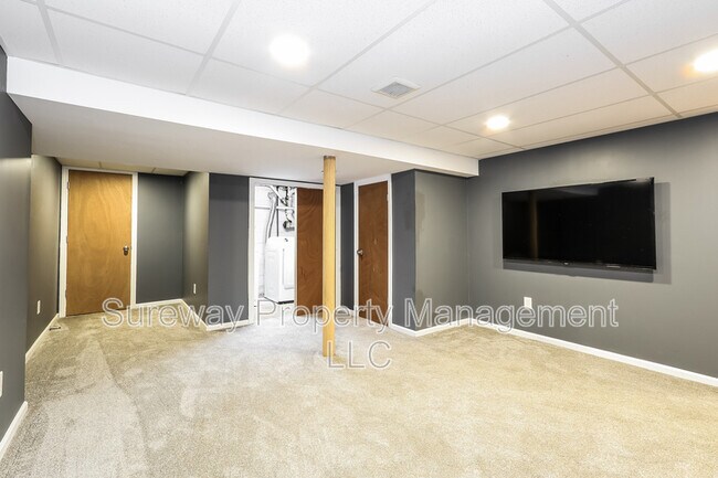 Building Photo - 3 Dewar Dr