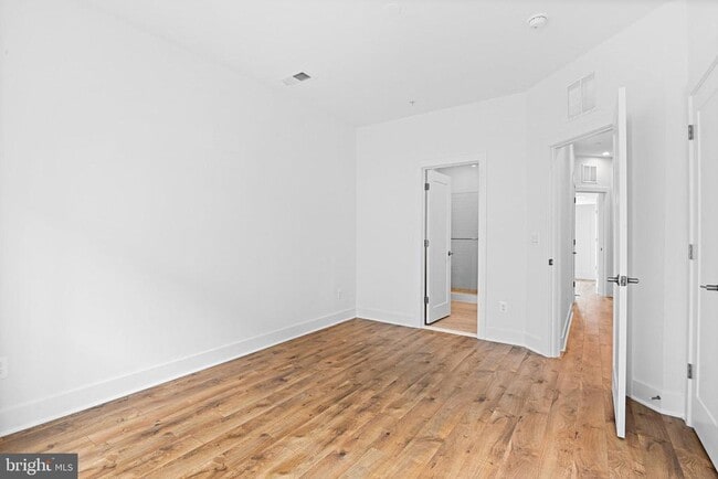 Building Photo - 11224 Bunsen St