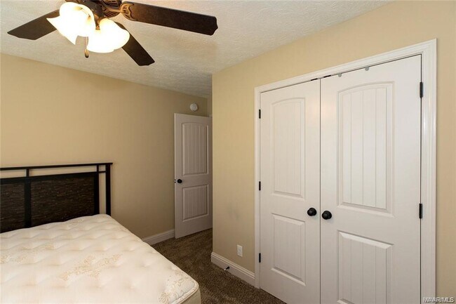 Building Photo - 175 Serene Ln