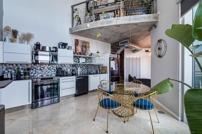 Building Photo - 690 SW 1st Ct