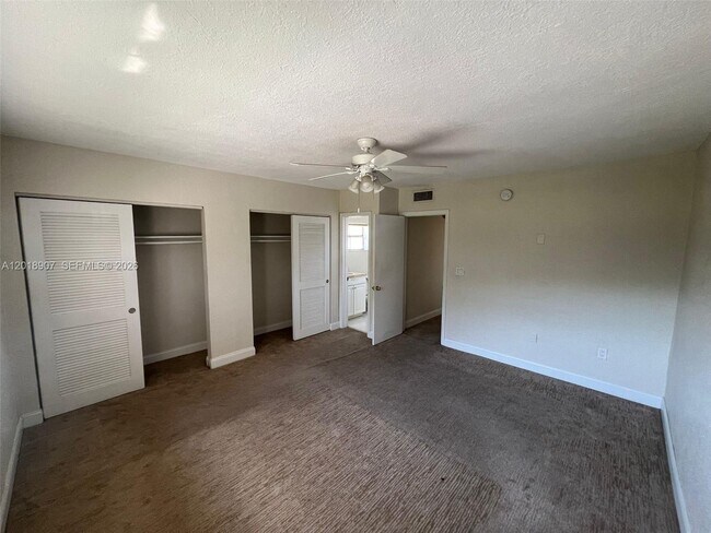 Building Photo - 8600 SW 67th Ave