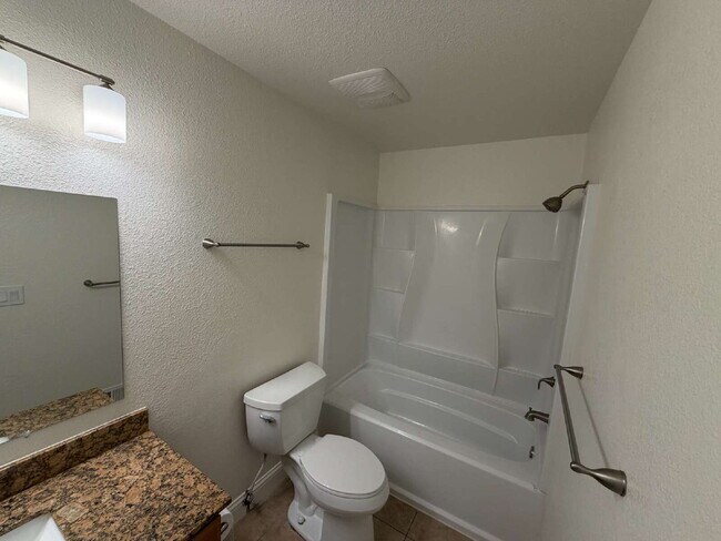 Building Photo - 1089 Honey Ct